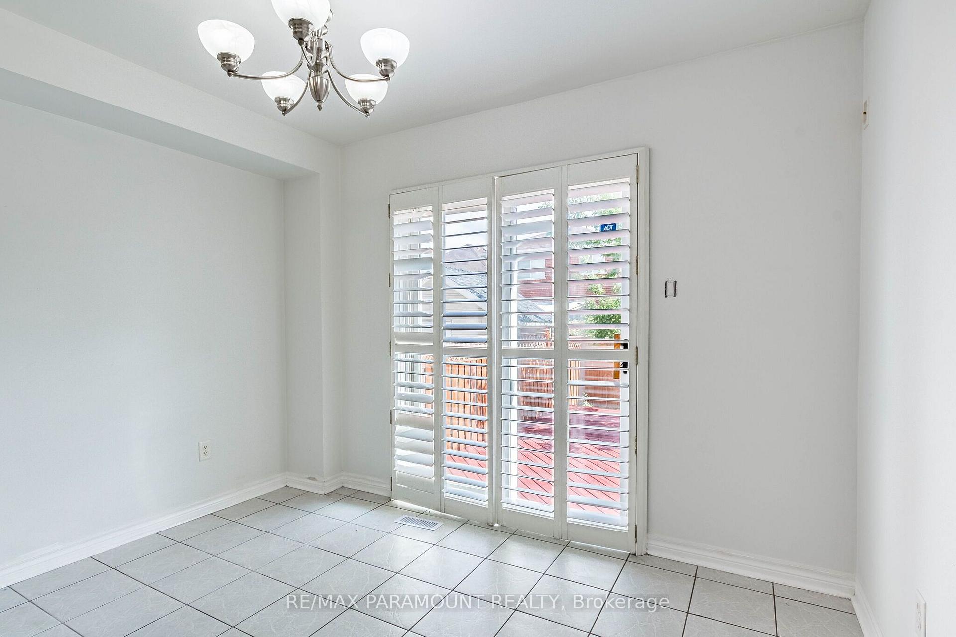 Photo 15 of 22 Checkerberry Crescent, Brampton, Sandringham-Wellington — HOMEH