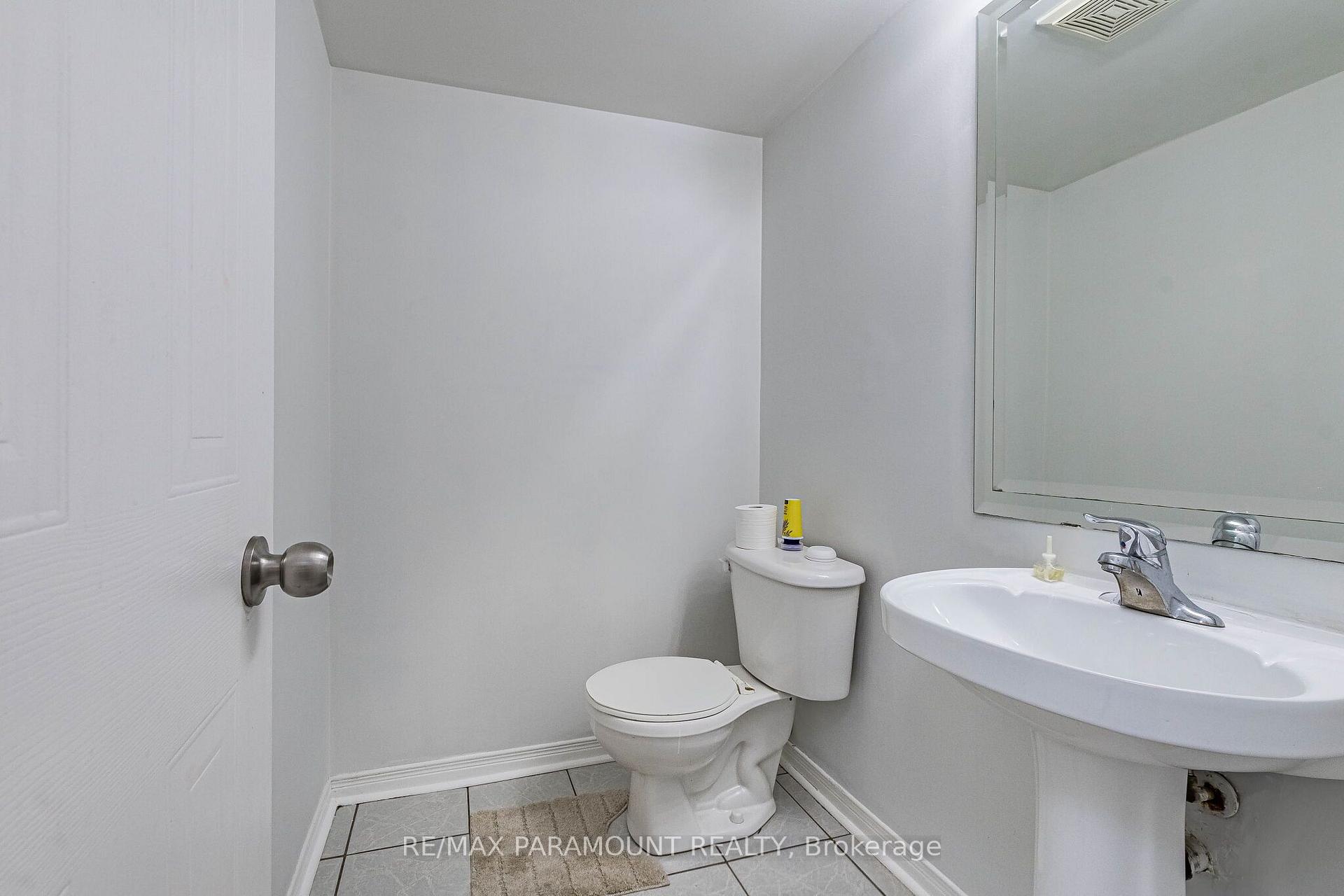 Photo 17 of 22 Checkerberry Crescent, Brampton, Sandringham-Wellington — HOMEH