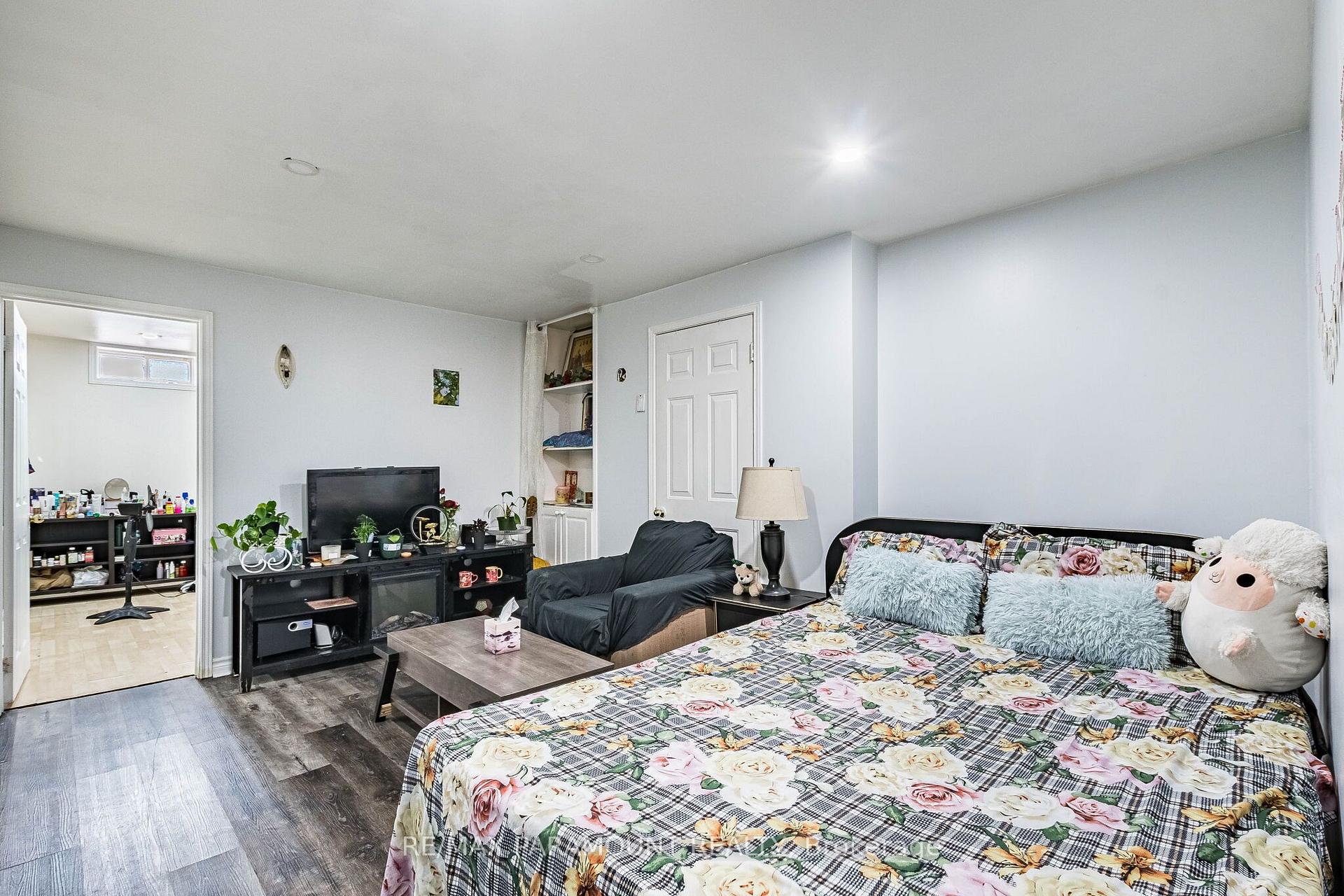 Photo 33 of 22 Checkerberry Crescent, Brampton, Sandringham-Wellington — HOMEH