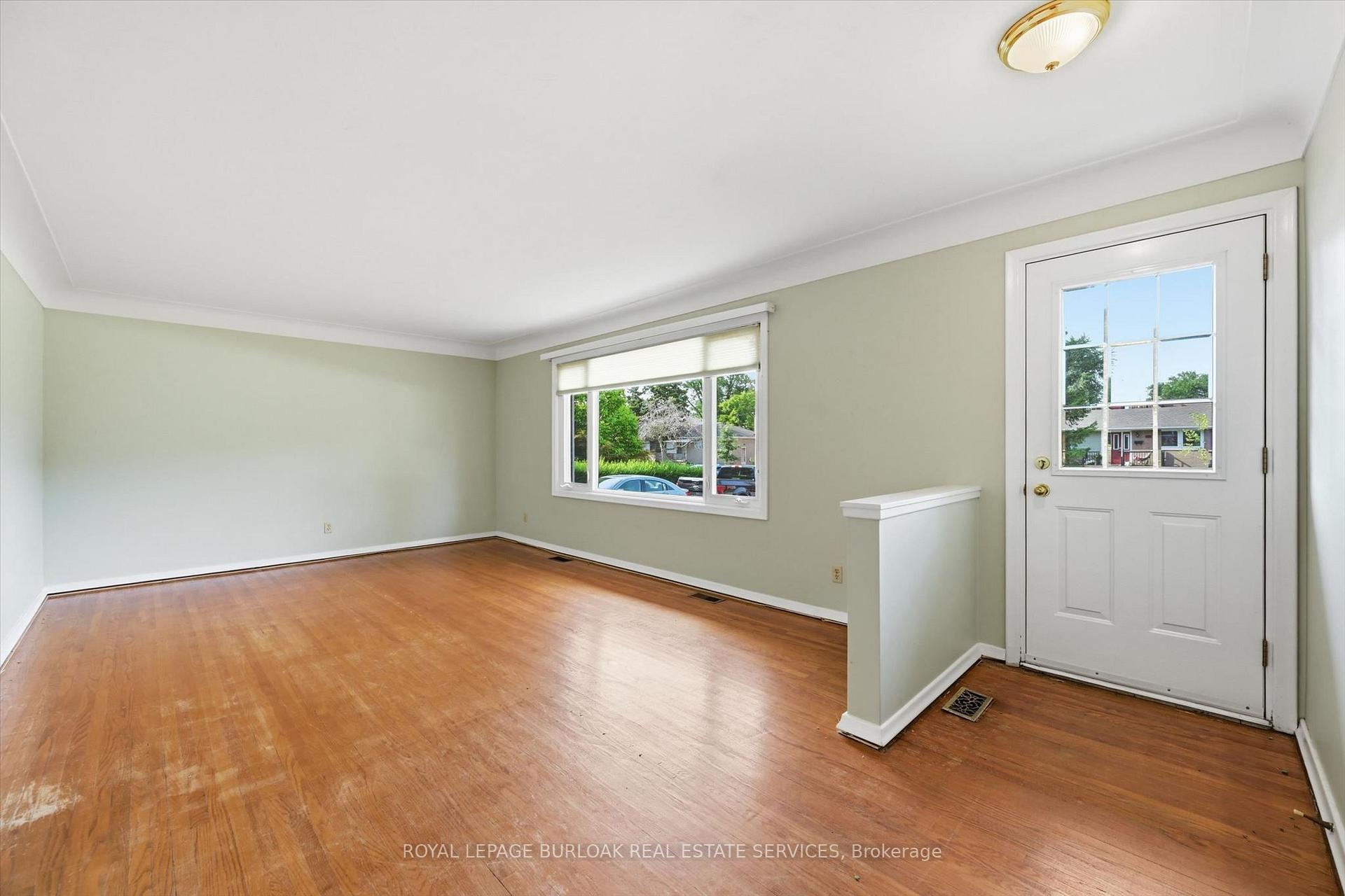 Photo 5 of 185 Euston Road, Burlington, Appleby — HOMEH