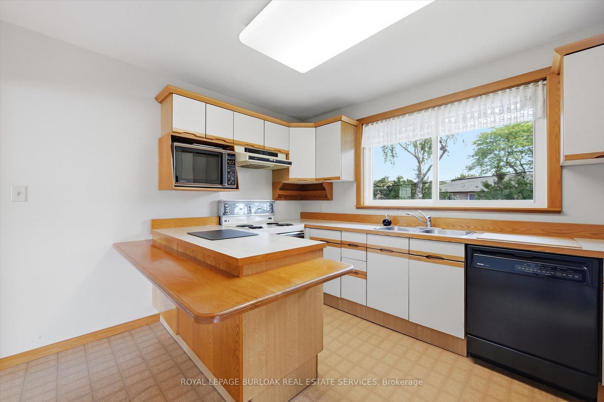 Photo 10 of 185 Euston Road, Burlington, Appleby — HOMEH