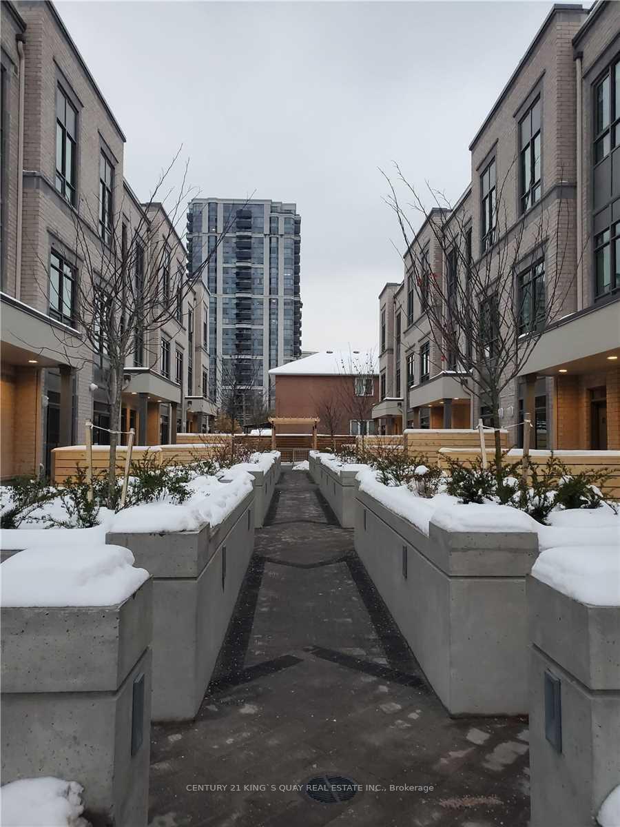 Photo 3 of Unit 16, 52 Holmes Avenue, North York, Willowdale East — HOMEH