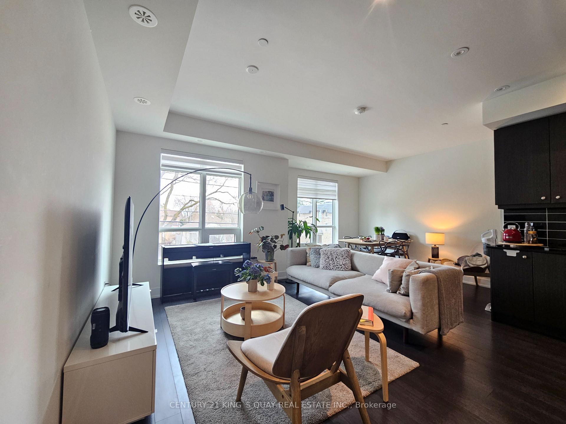 Photo 4 of Unit 16, 52 Holmes Avenue, North York, Willowdale East — HOMEH