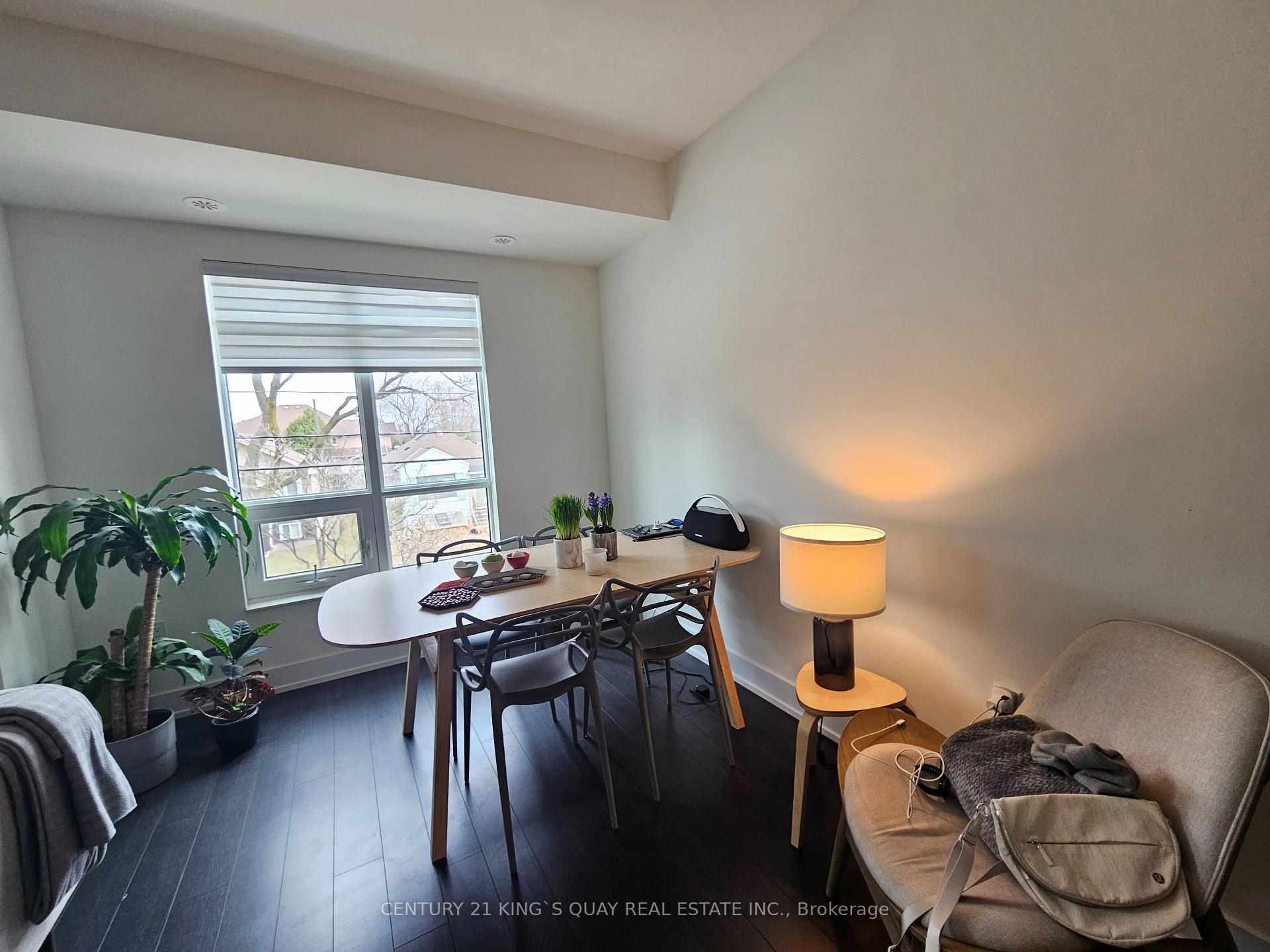Photo 5 of Unit 16, 52 Holmes Avenue, North York, Willowdale East — HOMEH