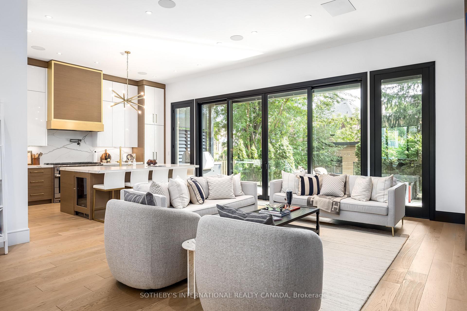 Photo 7 of 27 Bannockburn Avenue, Toronto, Bedford Park-Nortown — HOMEH