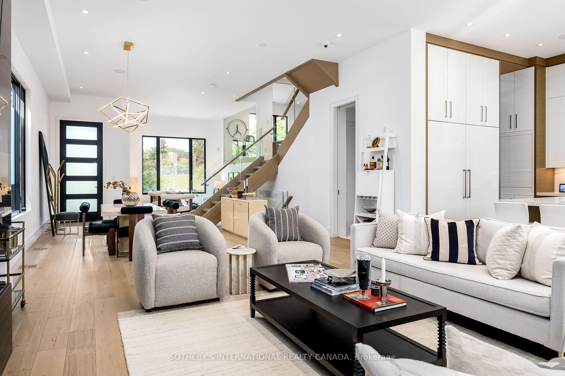 Photo 9 of 27 Bannockburn Avenue, Toronto, Bedford Park-Nortown — HOMEH