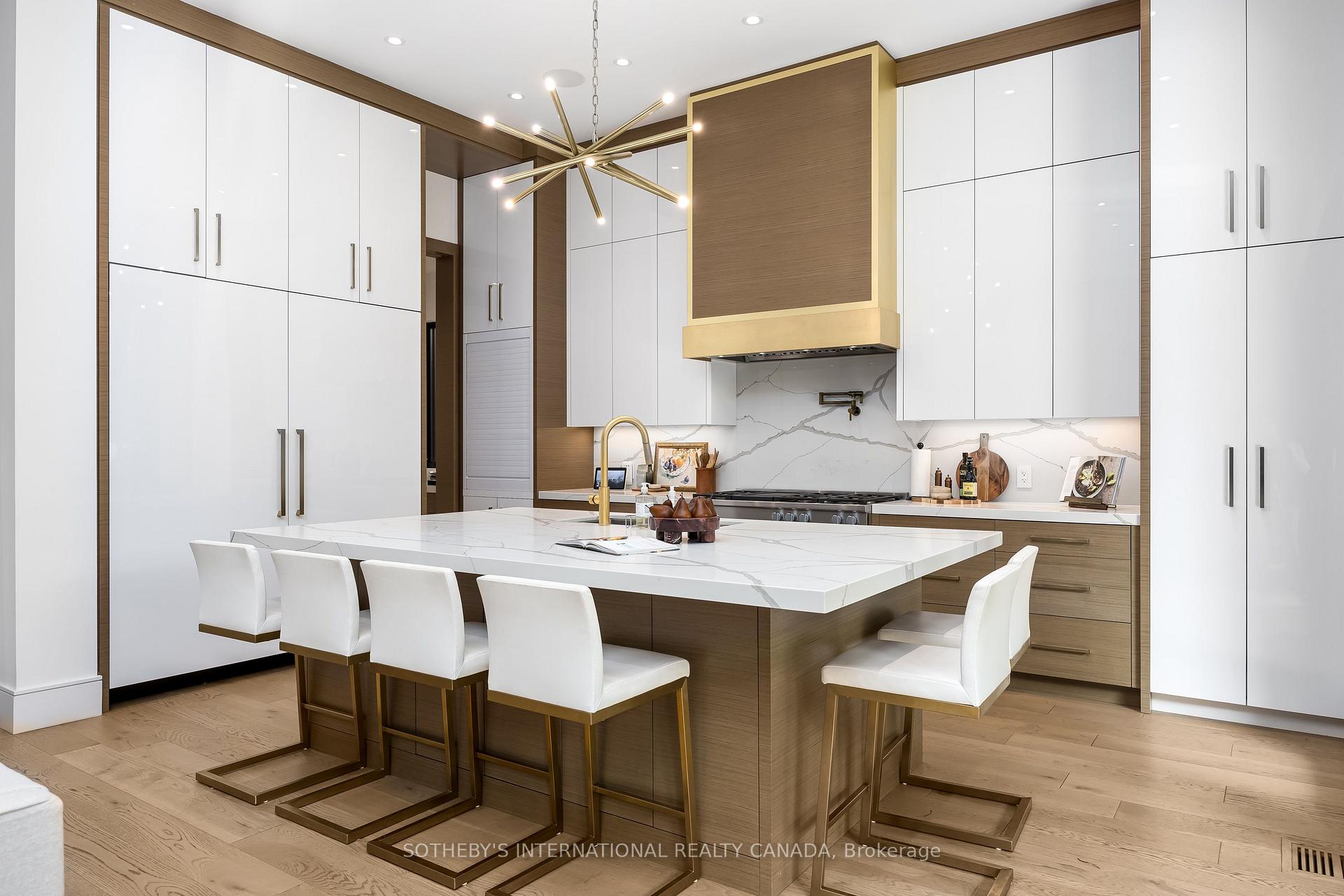 Photo 11 of 27 Bannockburn Avenue, Toronto, Bedford Park-Nortown — HOMEH