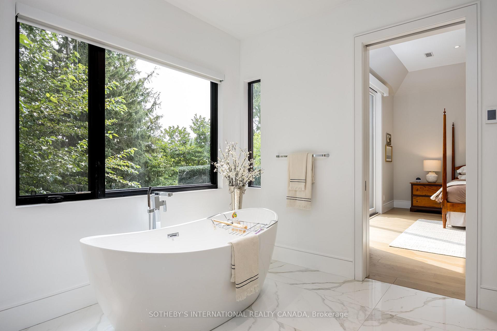 Photo 15 of 27 Bannockburn Avenue, Toronto, Bedford Park-Nortown — HOMEH