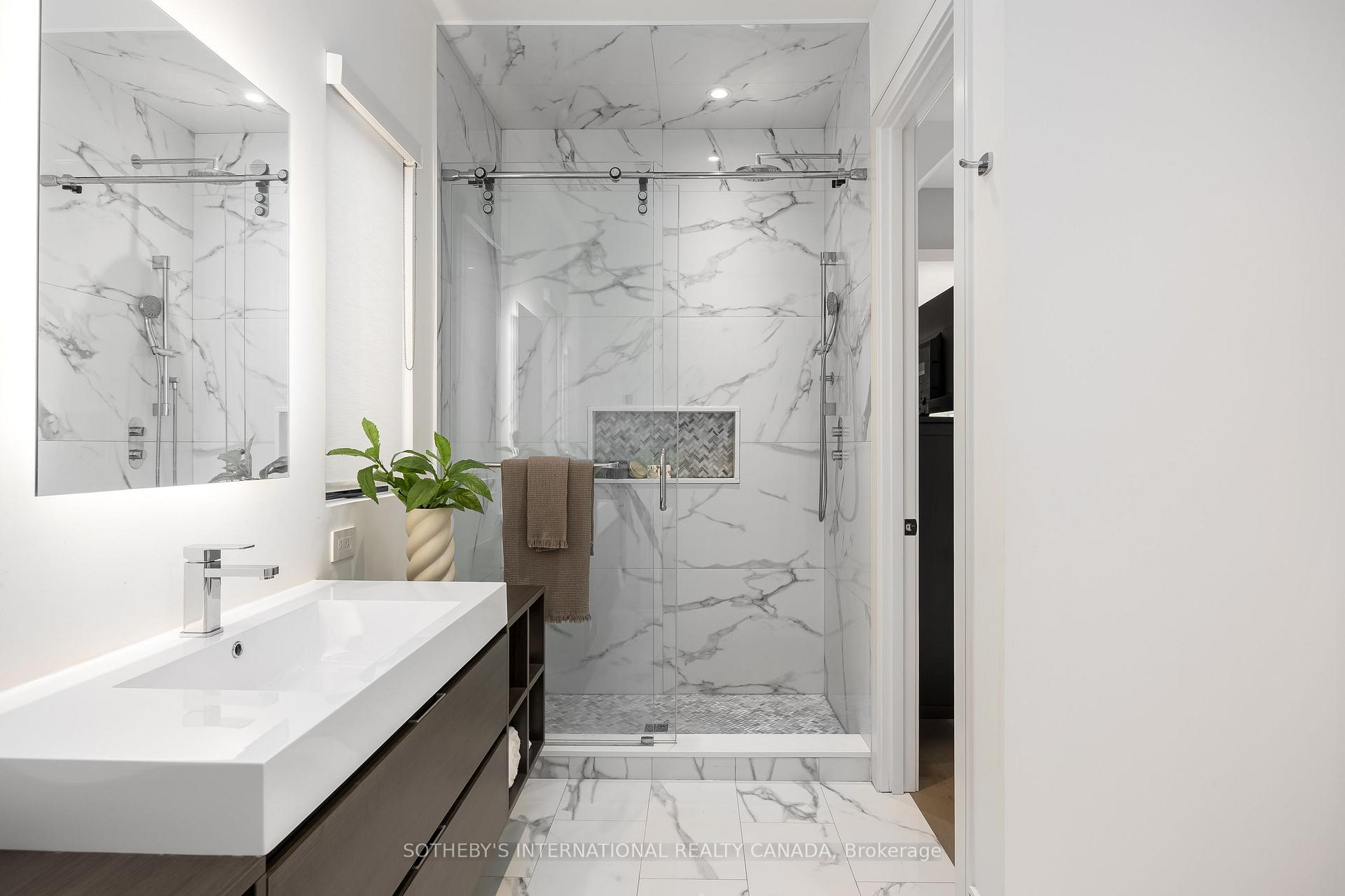 Photo 17 of 27 Bannockburn Avenue, Toronto, Bedford Park-Nortown — HOMEH