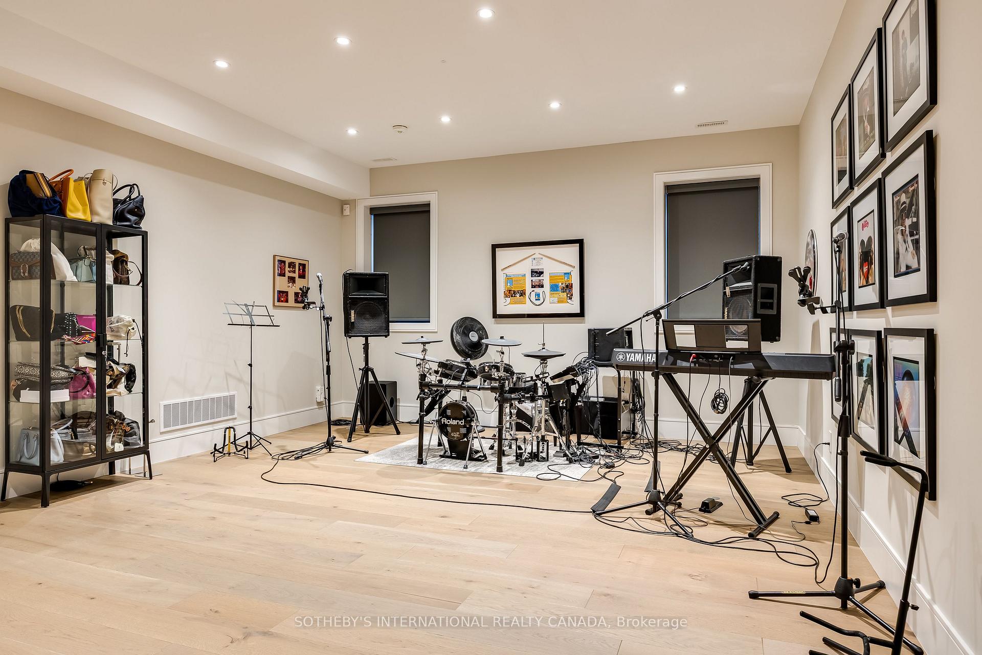 Photo 21 of 27 Bannockburn Avenue, Toronto, Bedford Park-Nortown — HOMEH