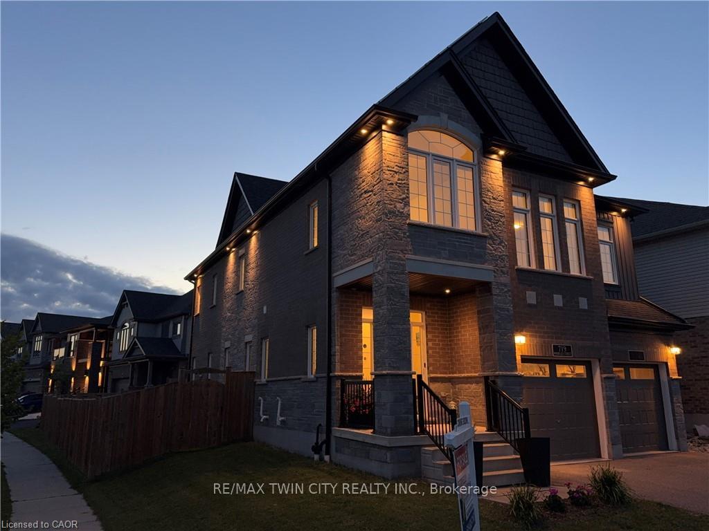 Photo 1 of 719 Wood Lily Street, Waterloo, Columbia Forest/Clair Hills — HOMEH