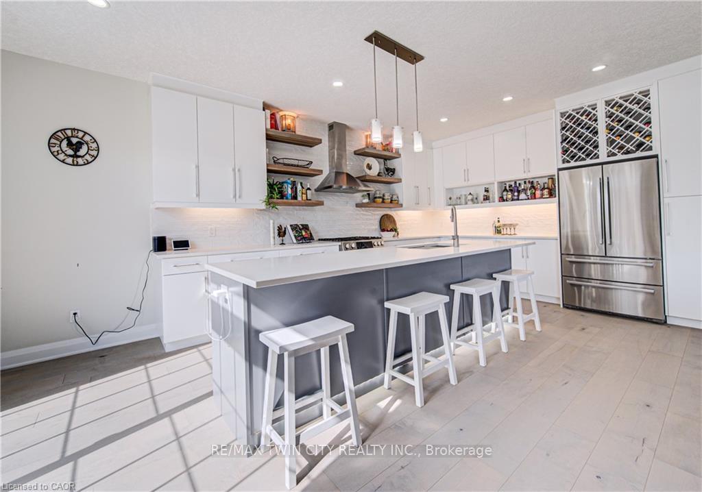 Photo 17 of 719 Wood Lily Street, Waterloo, Columbia Forest/Clair Hills — HOMEH