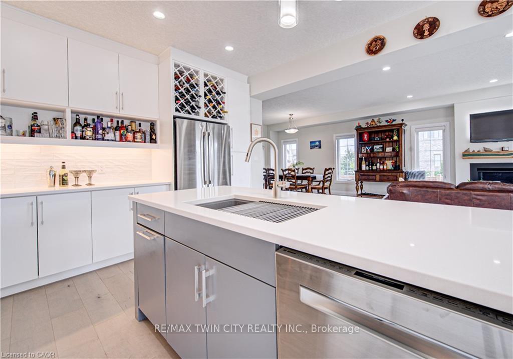 Photo 19 of 719 Wood Lily Street, Waterloo, Columbia Forest/Clair Hills — HOMEH