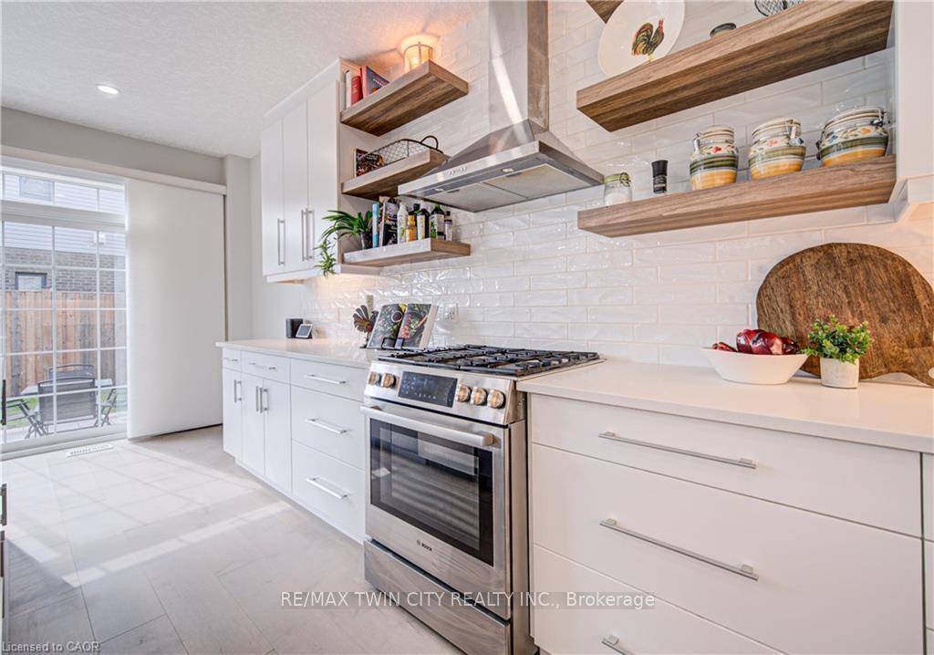 Photo 22 of 719 Wood Lily Street, Waterloo, Columbia Forest/Clair Hills — HOMEH