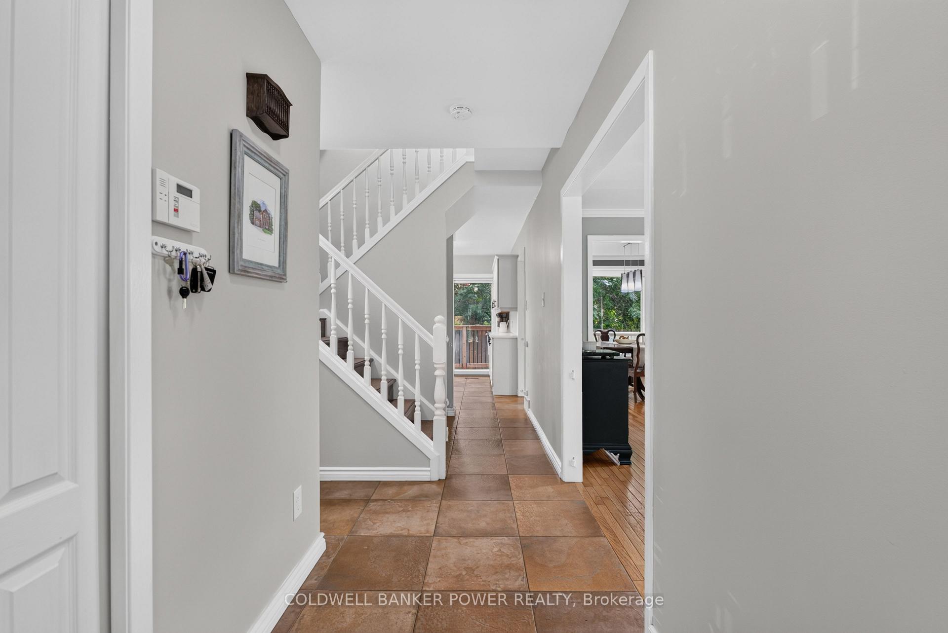 Photo 8 of 34 Comox Court, London, South K — HOMEH