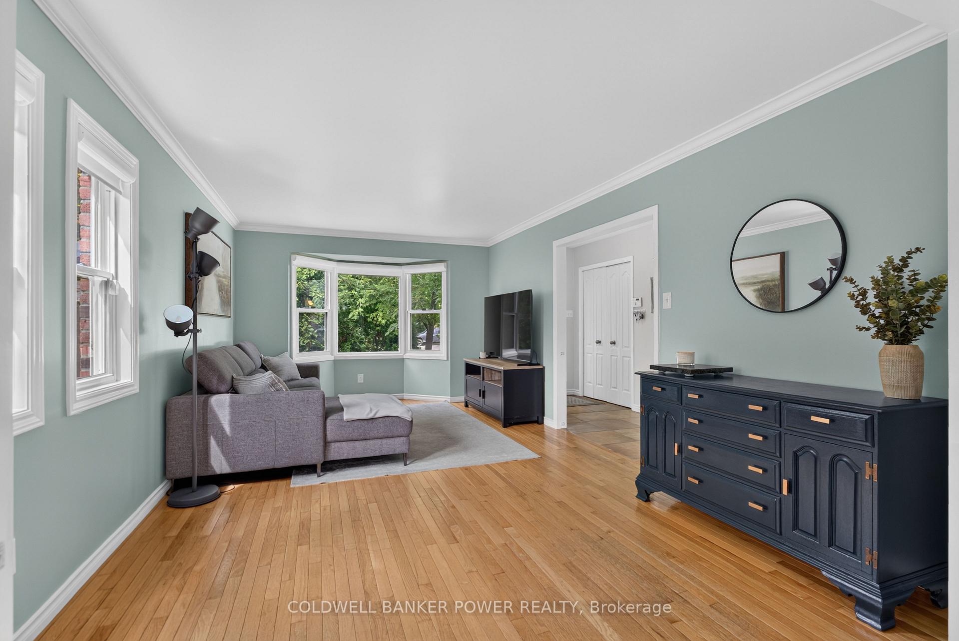 Photo 10 of 34 Comox Court, London, South K — HOMEH