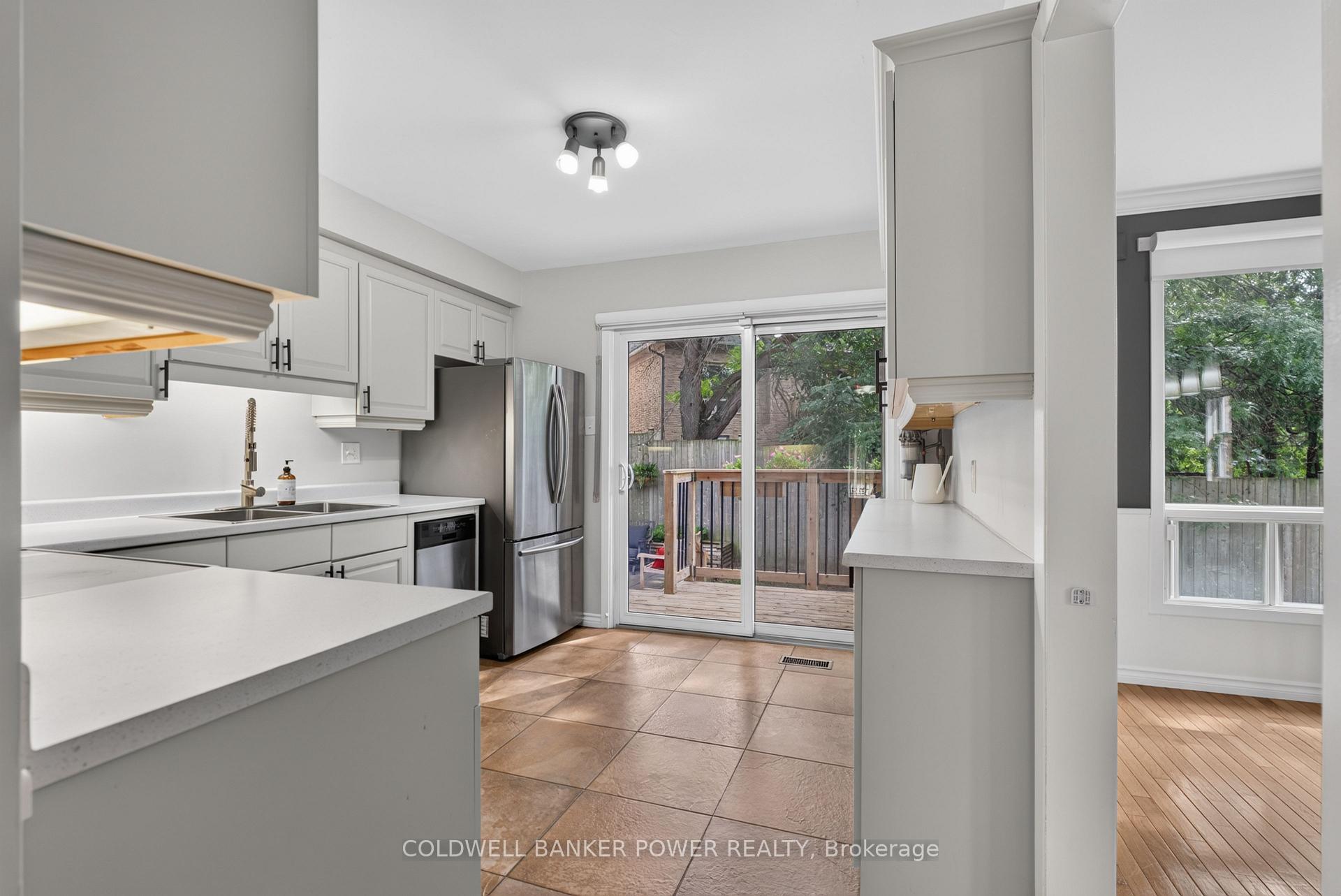 Photo 18 of 34 Comox Court, London, South K — HOMEH