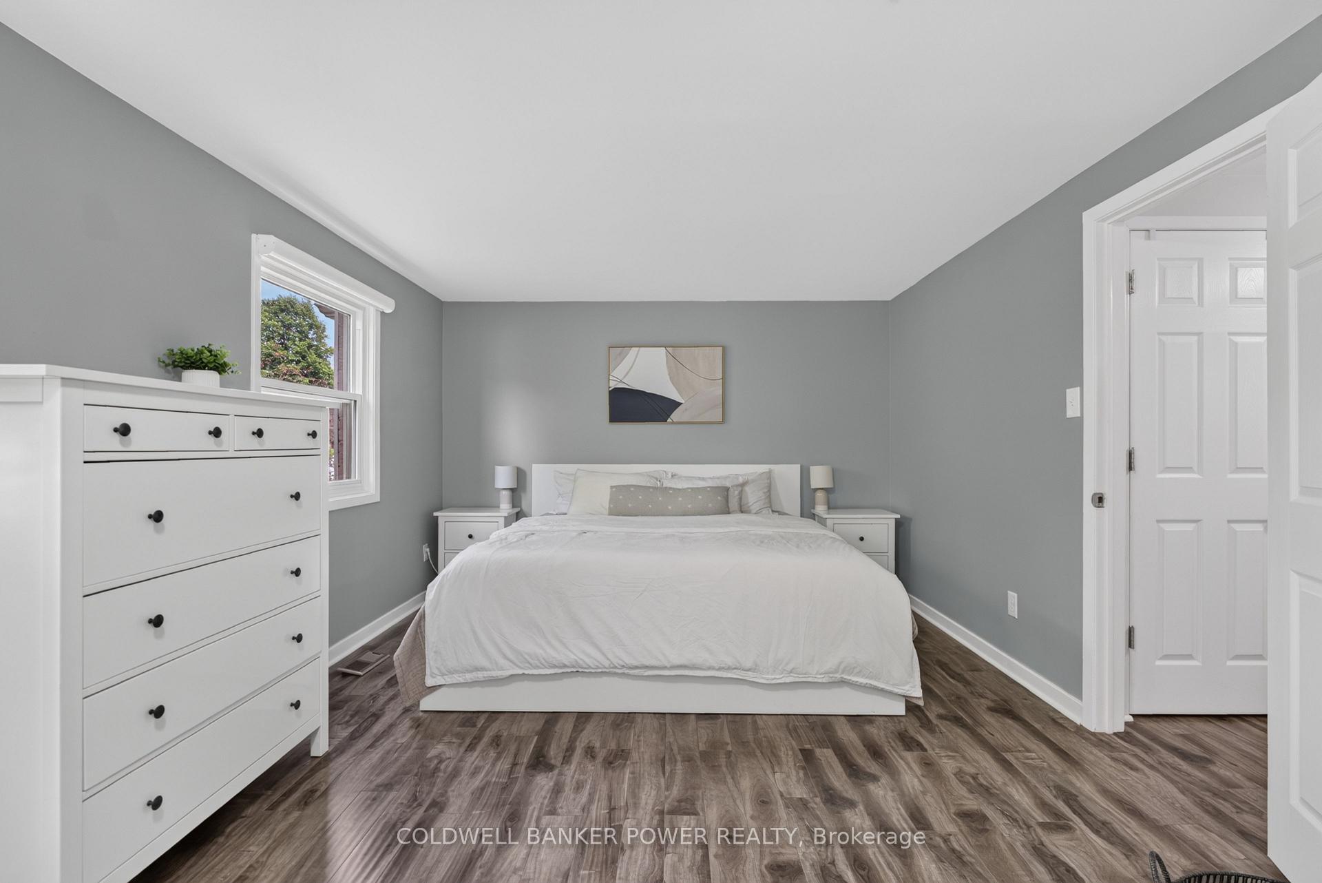 Photo 25 of 34 Comox Court, London, South K — HOMEH