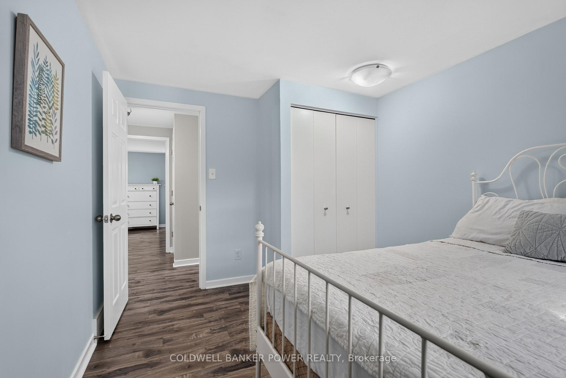 Photo 28 of 34 Comox Court, London, South K — HOMEH