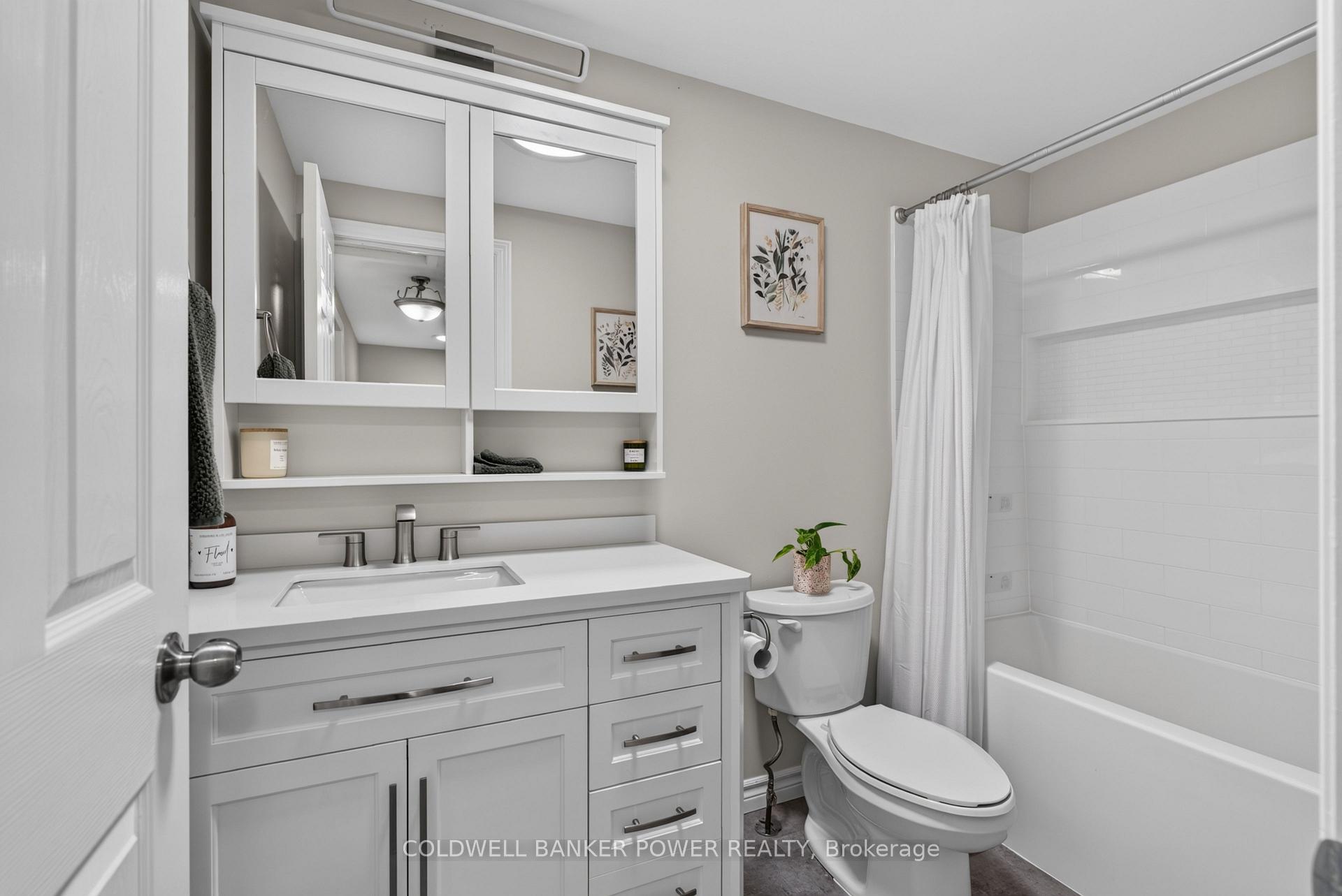Photo 31 of 34 Comox Court, London, South K — HOMEH