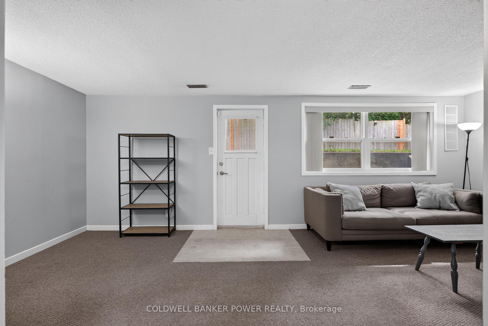 Photo 36 of 34 Comox Court, London, South K — HOMEH