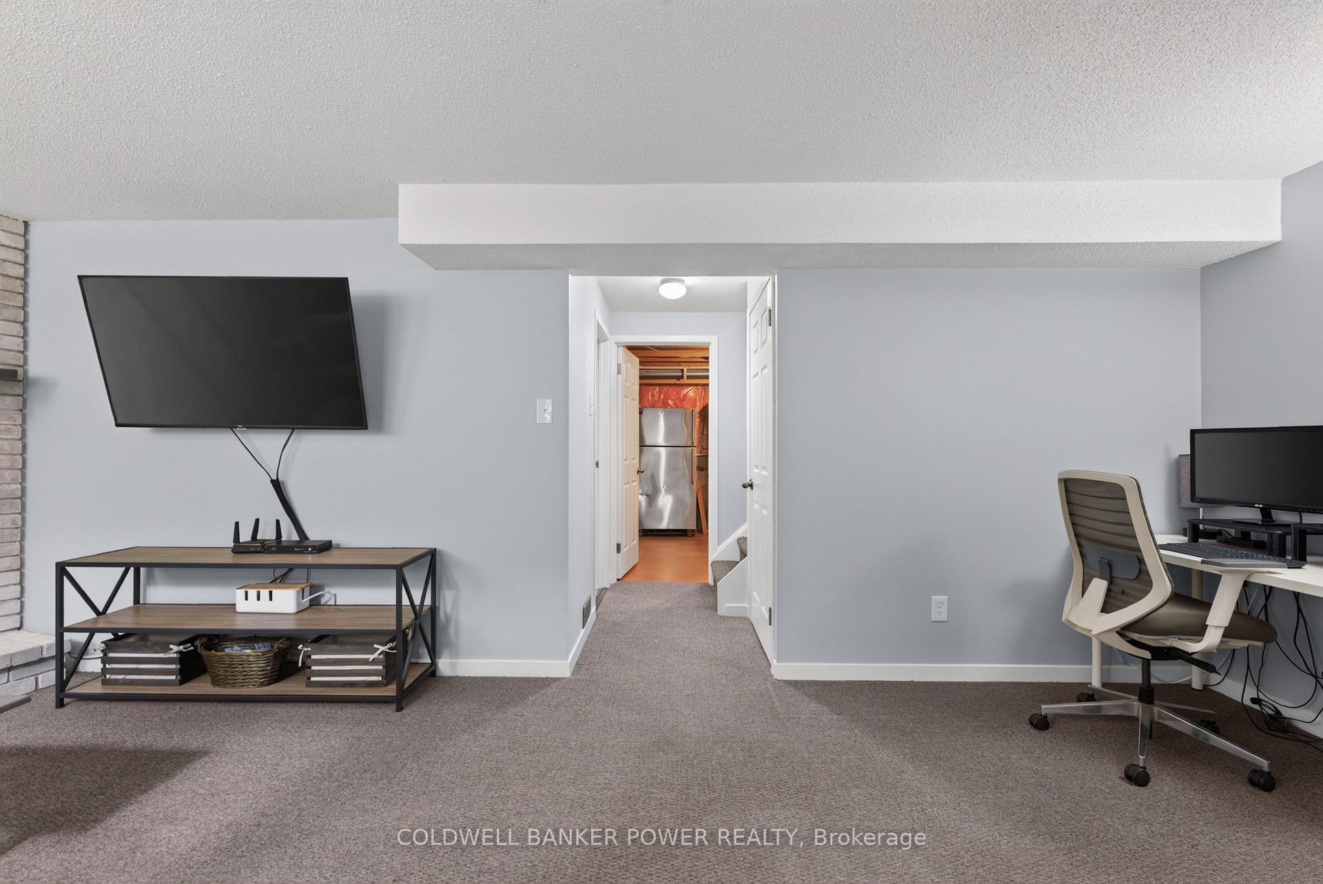Photo 38 of 34 Comox Court, London, South K — HOMEH