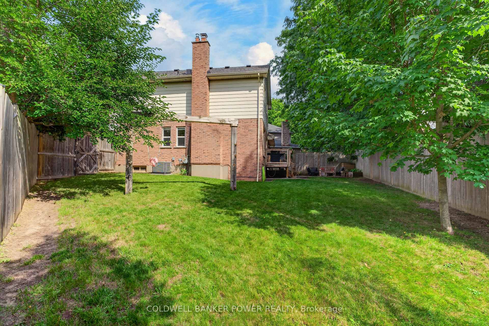 Photo 46 of 34 Comox Court, London, South K — HOMEH