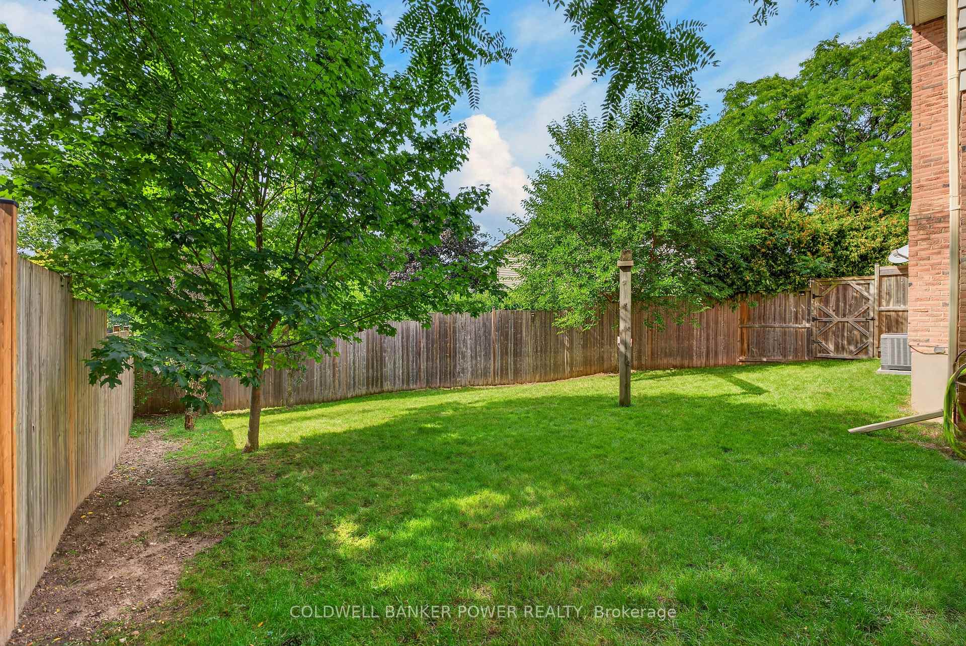 Photo 43 of 34 Comox Court, London, South K — HOMEH