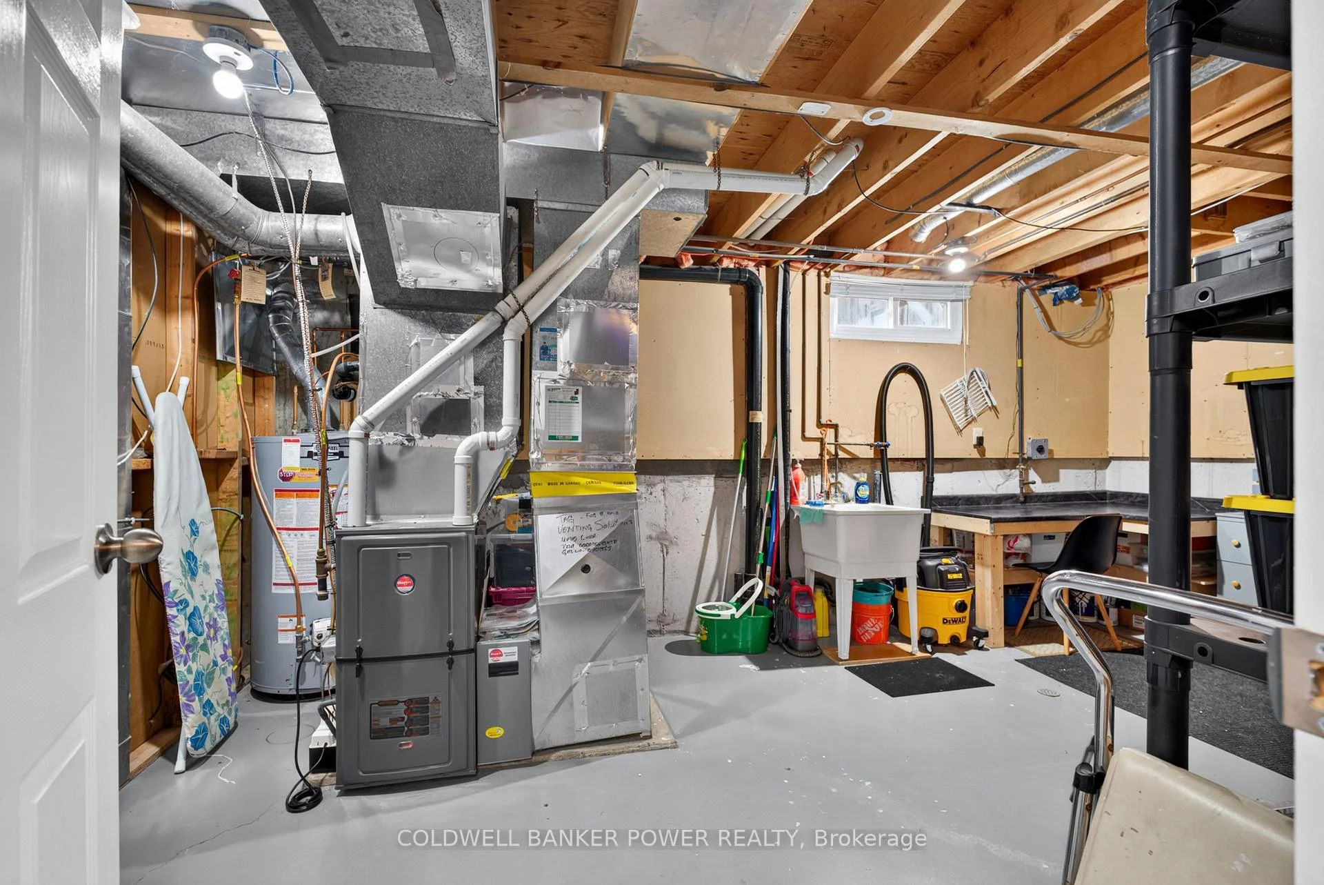 Photo 40 of 34 Comox Court, London, South K — HOMEH