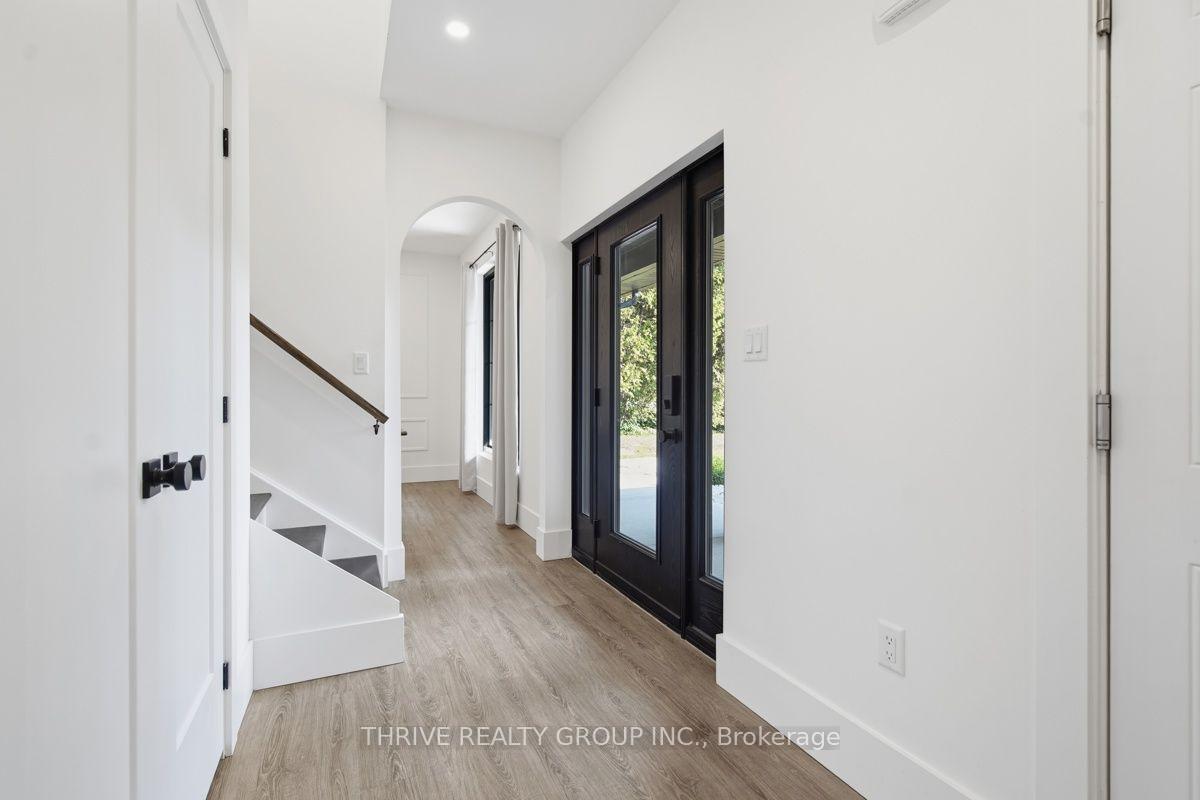 Photo 5 of 18 McNab Street, Strathroy-Caradoc, SE — HOMEH