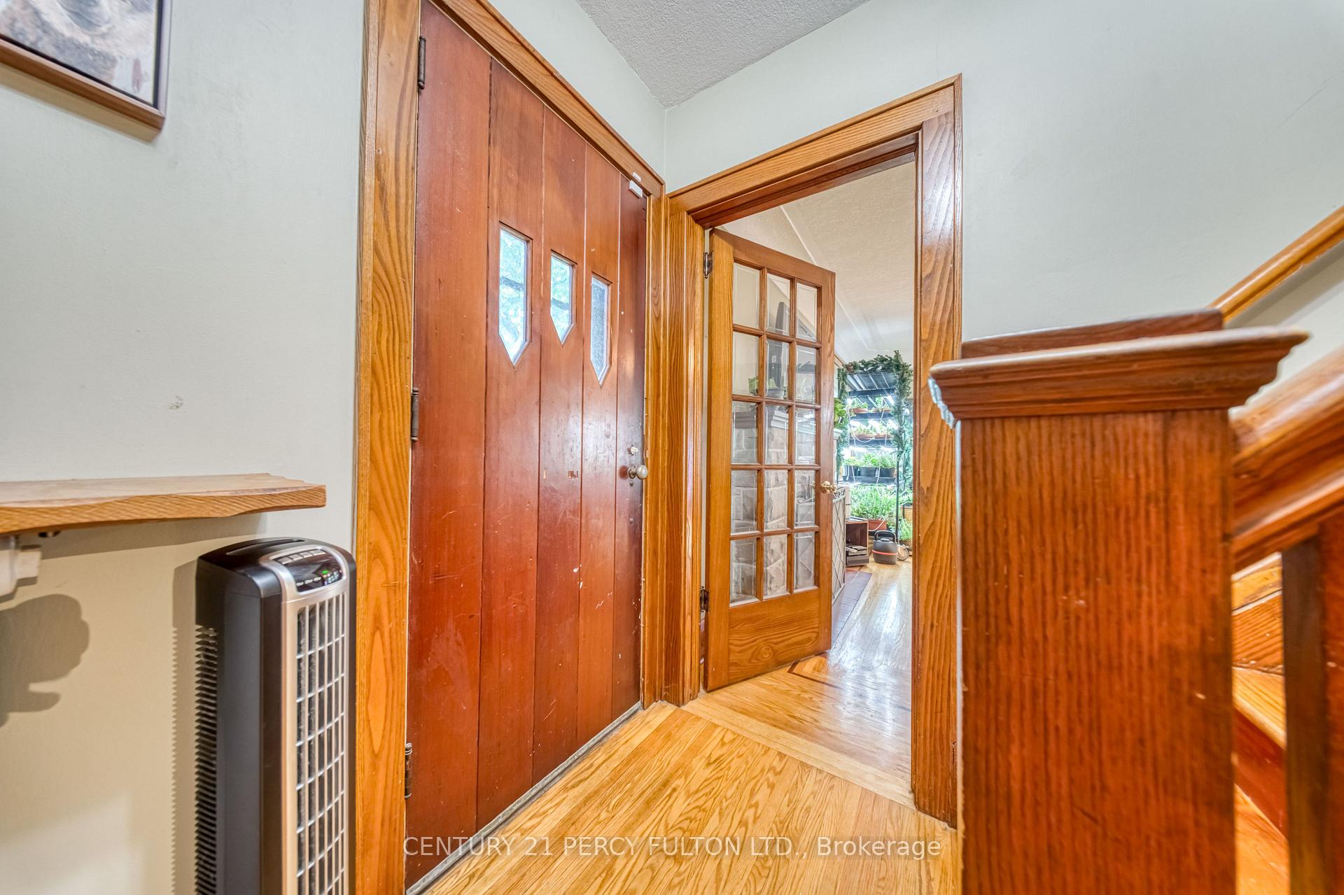 Photo 3 of 1853 Governors Road, Hamilton, Rural Ancaster — HOMEH