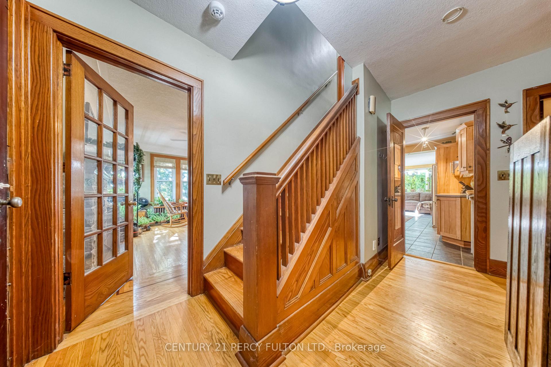 Photo 4 of 1853 Governors Road, Hamilton, Rural Ancaster — HOMEH