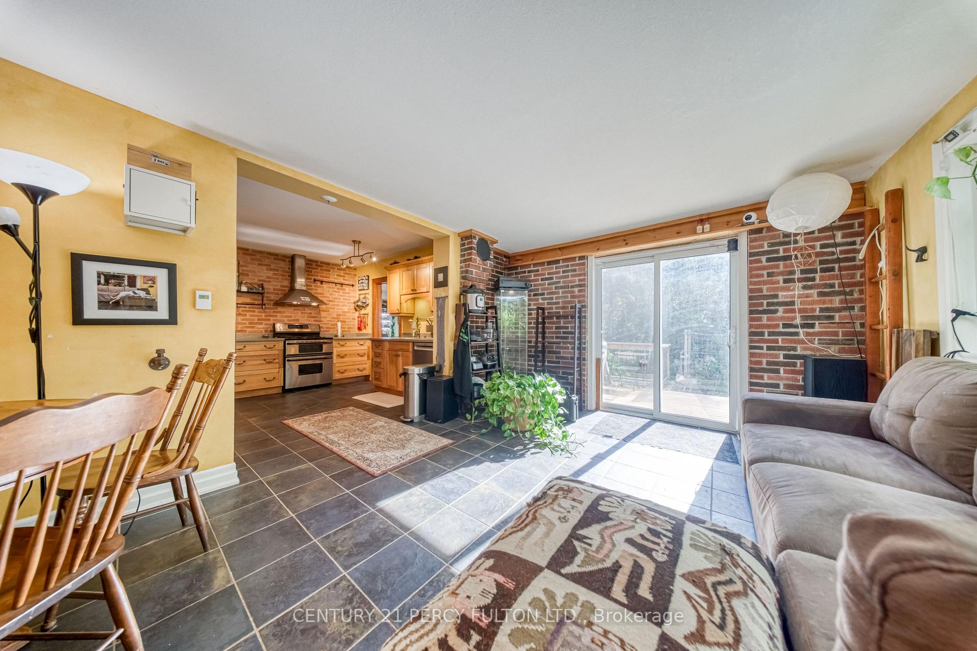 Photo 14 of 1853 Governors Road, Hamilton, Rural Ancaster — HOMEH