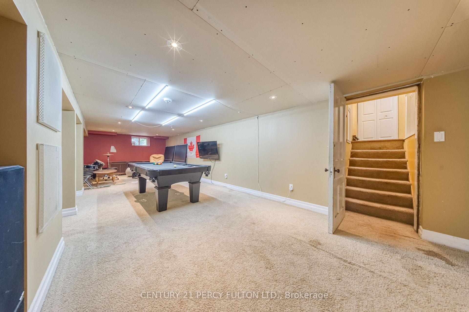 Photo 16 of 1853 Governors Road, Hamilton, Rural Ancaster — HOMEH
