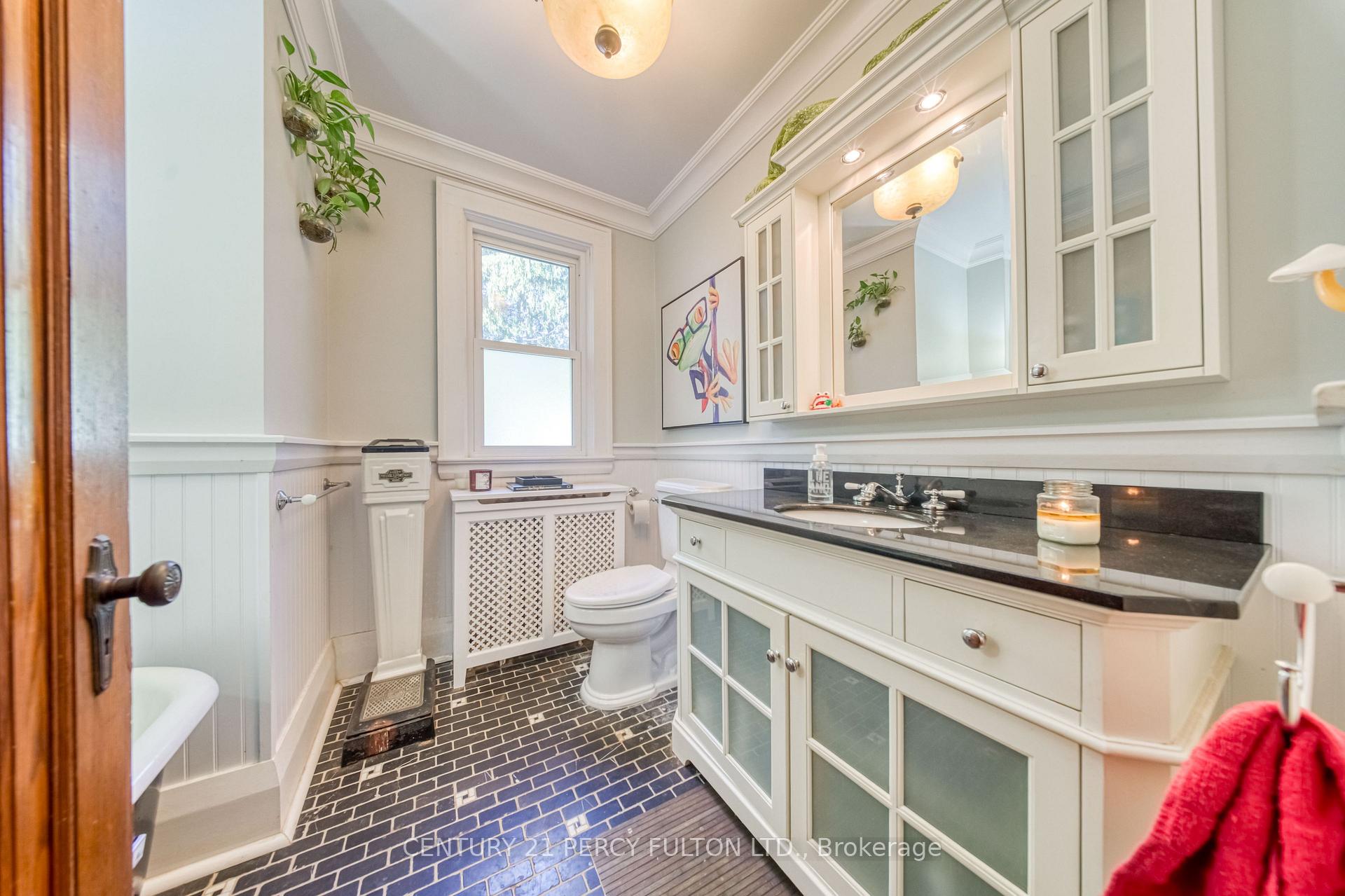 Photo 23 of 1853 Governors Road, Hamilton, Rural Ancaster — HOMEH