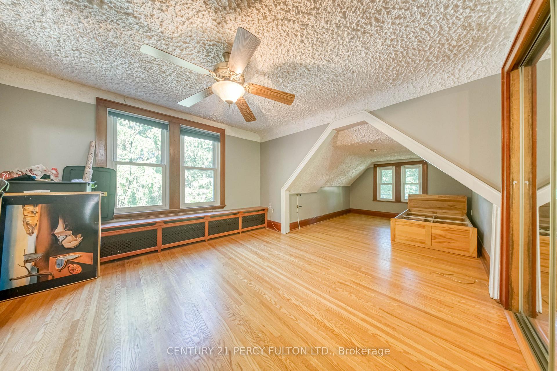 Photo 24 of 1853 Governors Road, Hamilton, Rural Ancaster — HOMEH