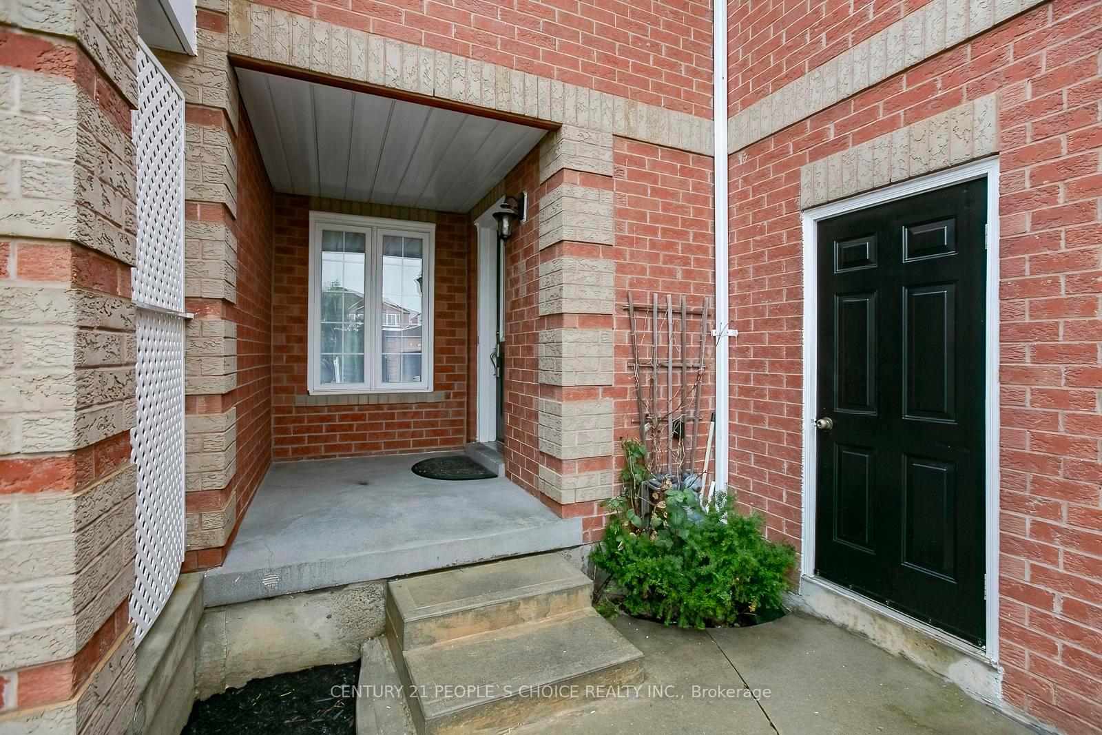 Photo 3 of 90 White Tail Crescent, Brampton, Fletcher's West — HOMEH