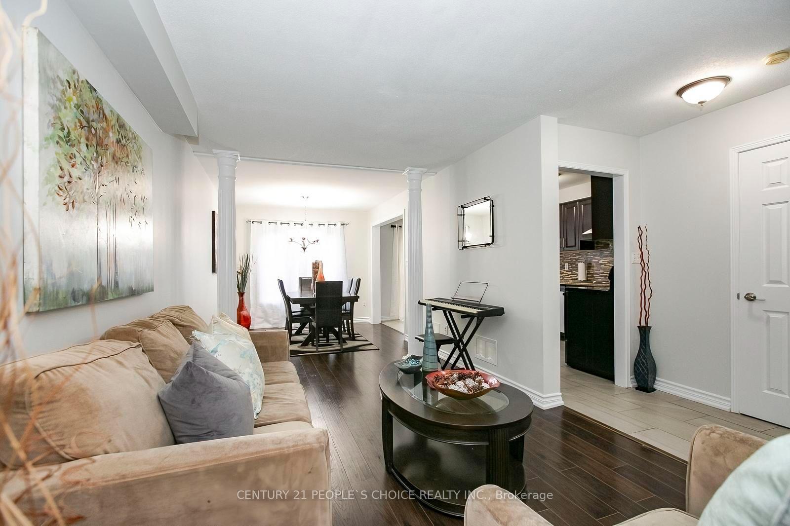 Photo 7 of 90 White Tail Crescent, Brampton, Fletcher's West — HOMEH