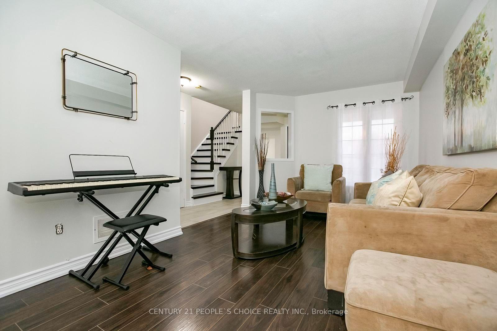 Photo 9 of 90 White Tail Crescent, Brampton, Fletcher's West — HOMEH