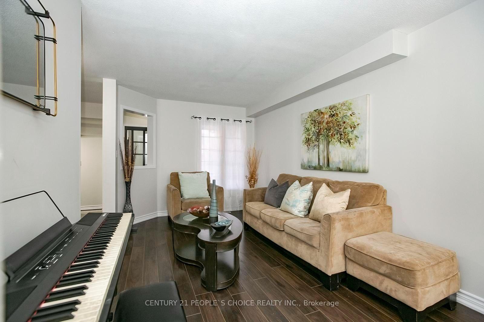 Photo 10 of 90 White Tail Crescent, Brampton, Fletcher's West — HOMEH