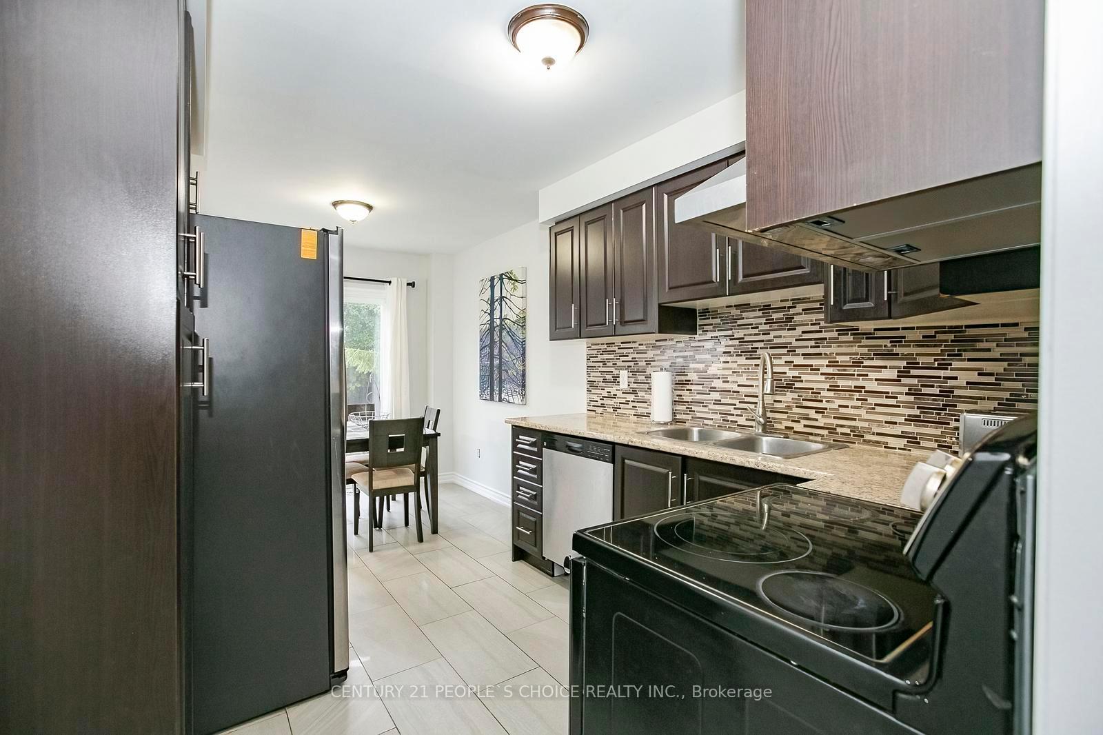 Photo 14 of 90 White Tail Crescent, Brampton, Fletcher's West — HOMEH