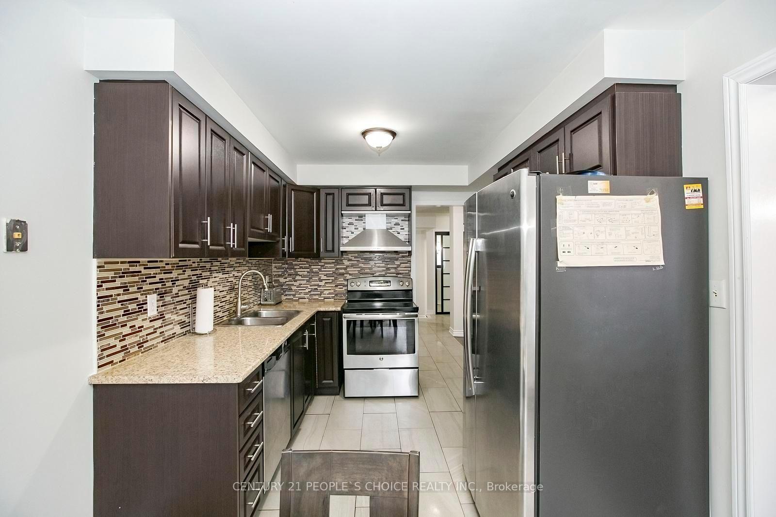 Photo 15 of 90 White Tail Crescent, Brampton, Fletcher's West — HOMEH