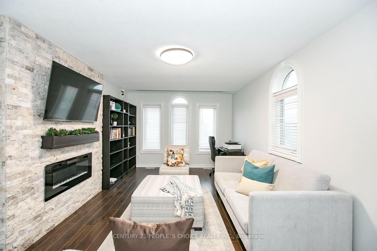 Photo 26 of 90 White Tail Crescent, Brampton, Fletcher's West — HOMEH