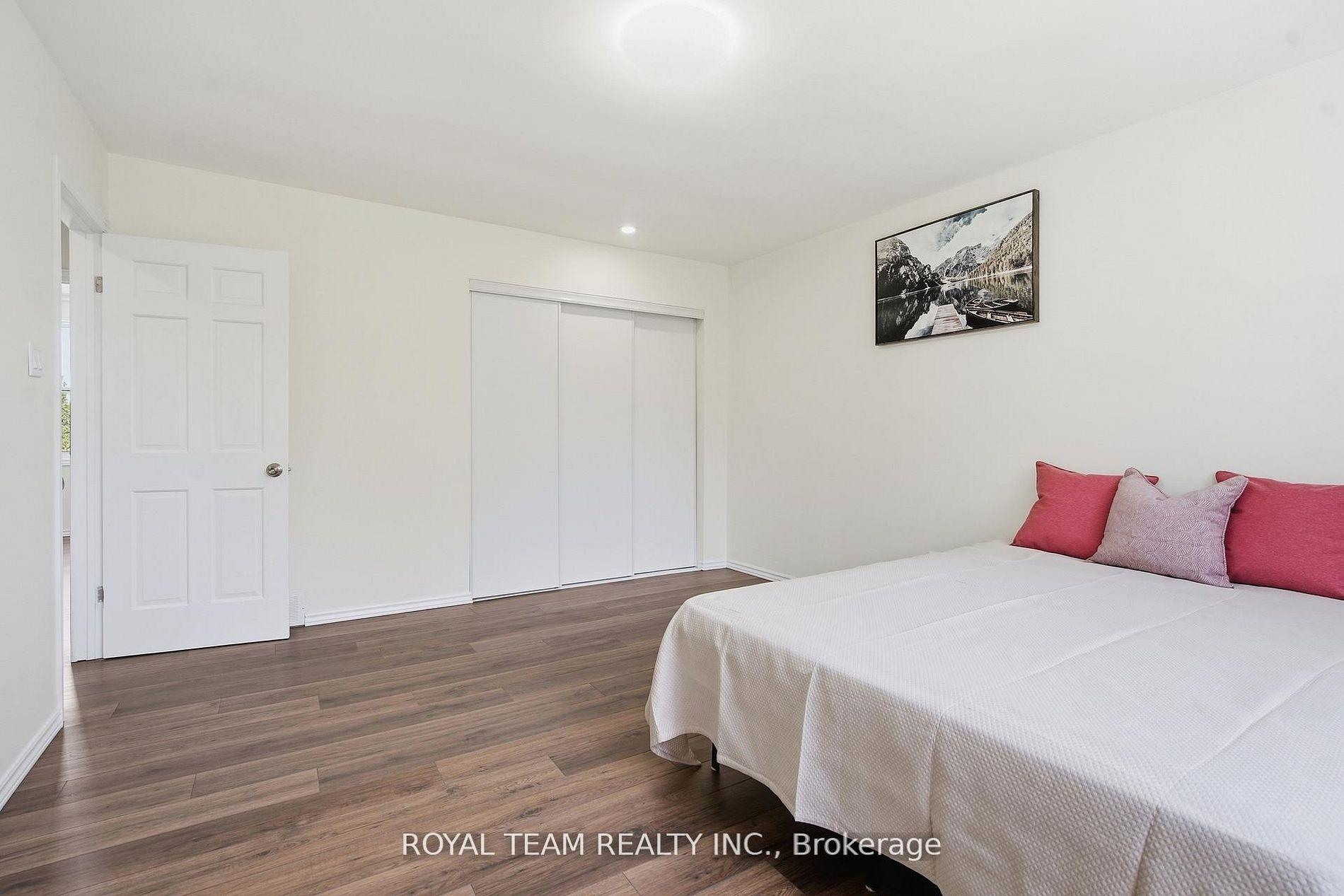 Photo 16 of 653 Steeplechase Drive, London, South N — HOMEH