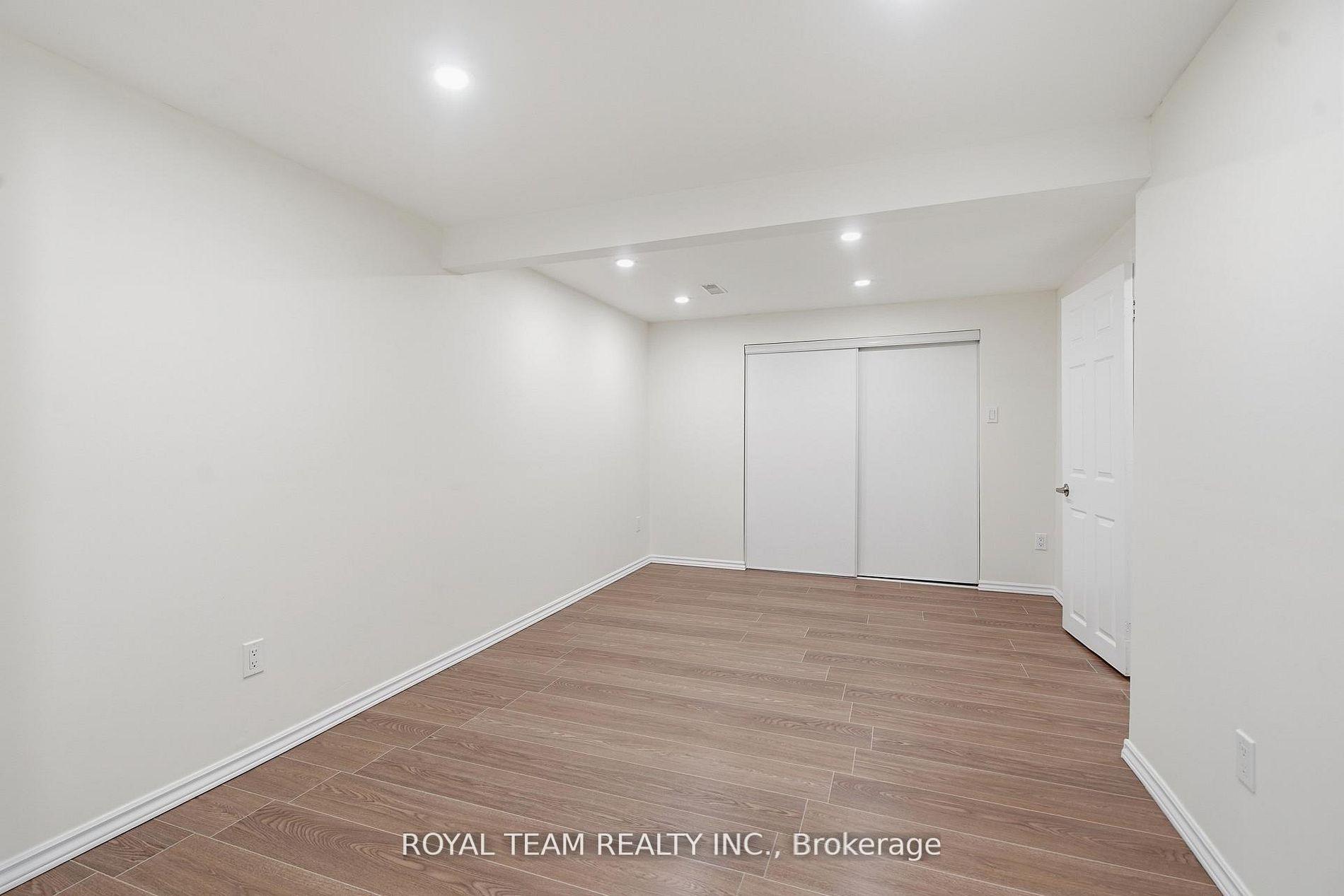 Photo 32 of 653 Steeplechase Drive, London, South N — HOMEH