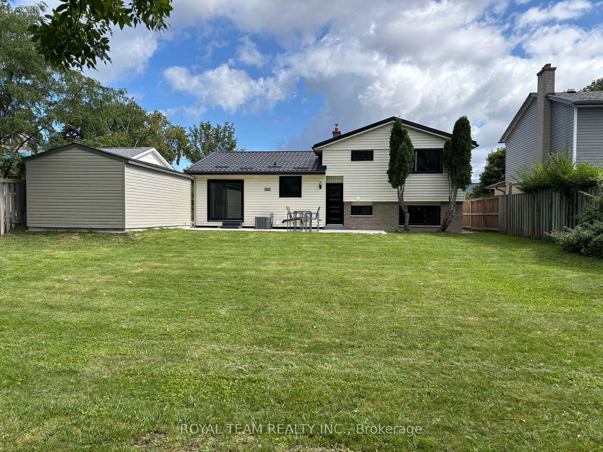 Photo 41 of 653 Steeplechase Drive, London, South N — HOMEH