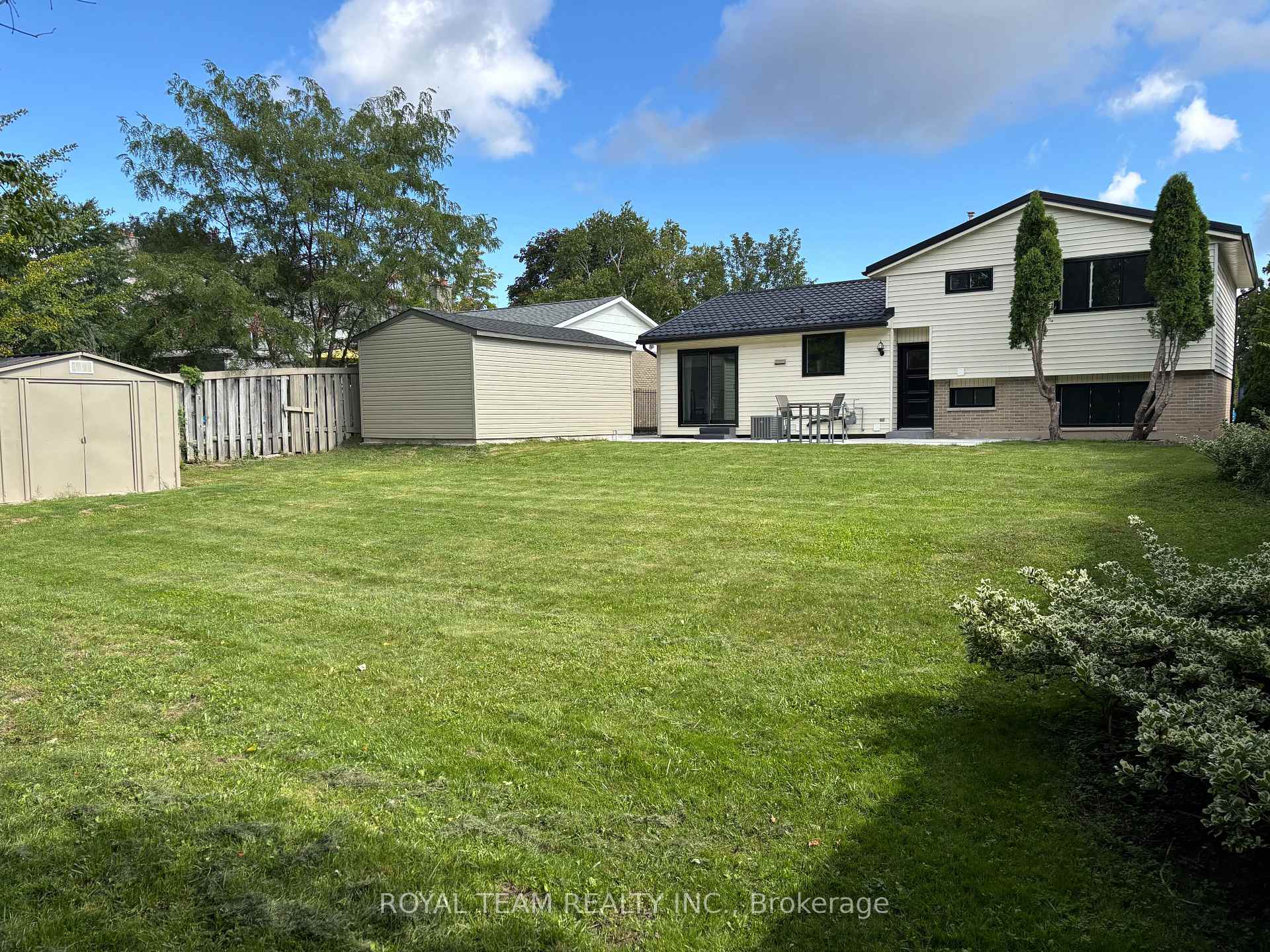 Photo 43 of 653 Steeplechase Drive, London, South N — HOMEH