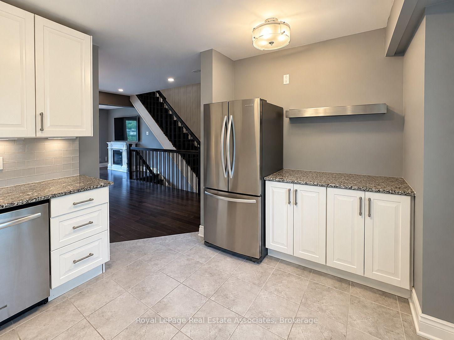 Photo 5 of Unit 125, 2440 Bromsgrove Road, Mississauga, Clarkson — HOMEH
