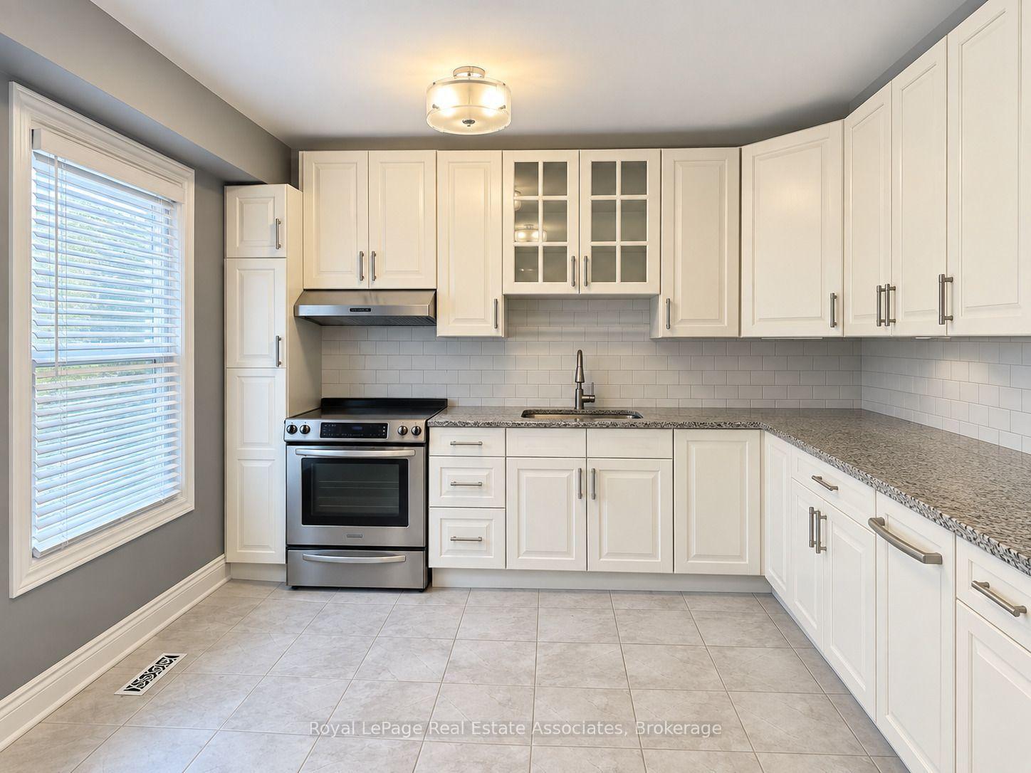 Photo 7 of Unit 125, 2440 Bromsgrove Road, Mississauga, Clarkson — HOMEH