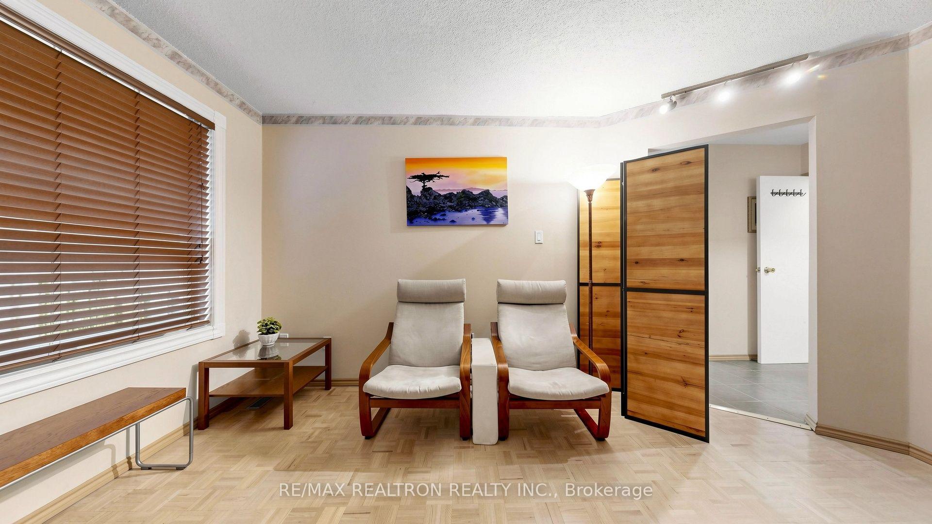 Photo 8 of 145 Campbell Avenue, Vaughan, Crestwood-Springfarm-Yorkhill — HOMEH